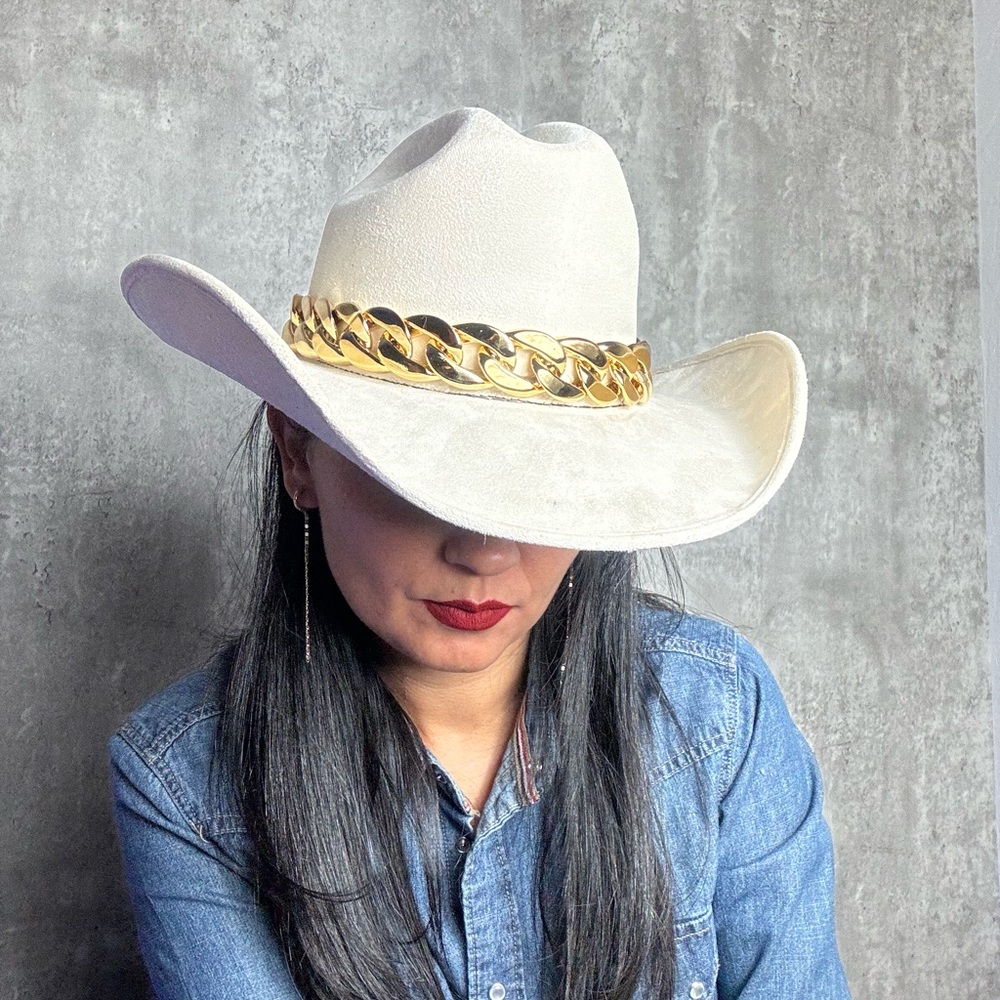 Ivory Cowboy cowgirl suede hat with gold hatband chain
